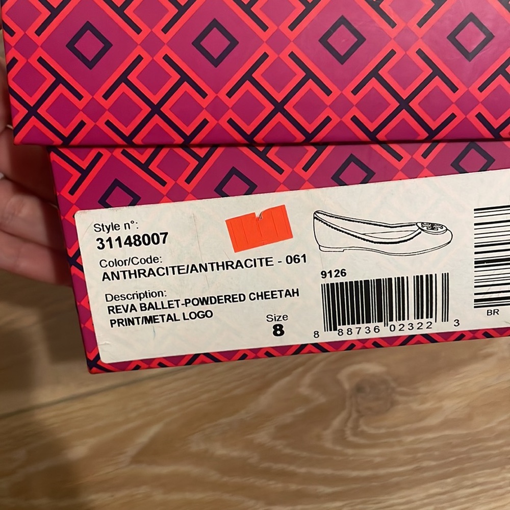 Tory Burch Black Flats with Gray Logo - Picture 15 of 15